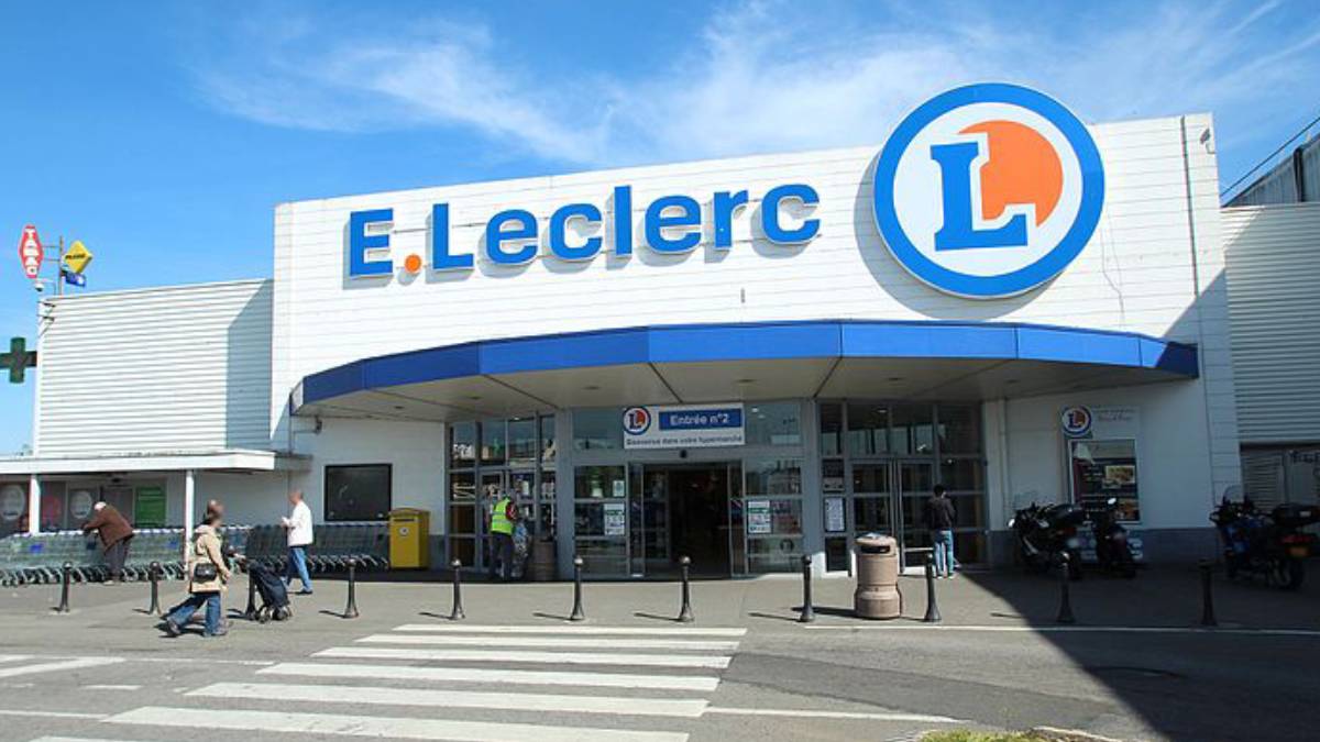 Ils achètent un dessert chez Leclerc et découvrent l'inattendu à l'intérieur, c'est stupéfiant